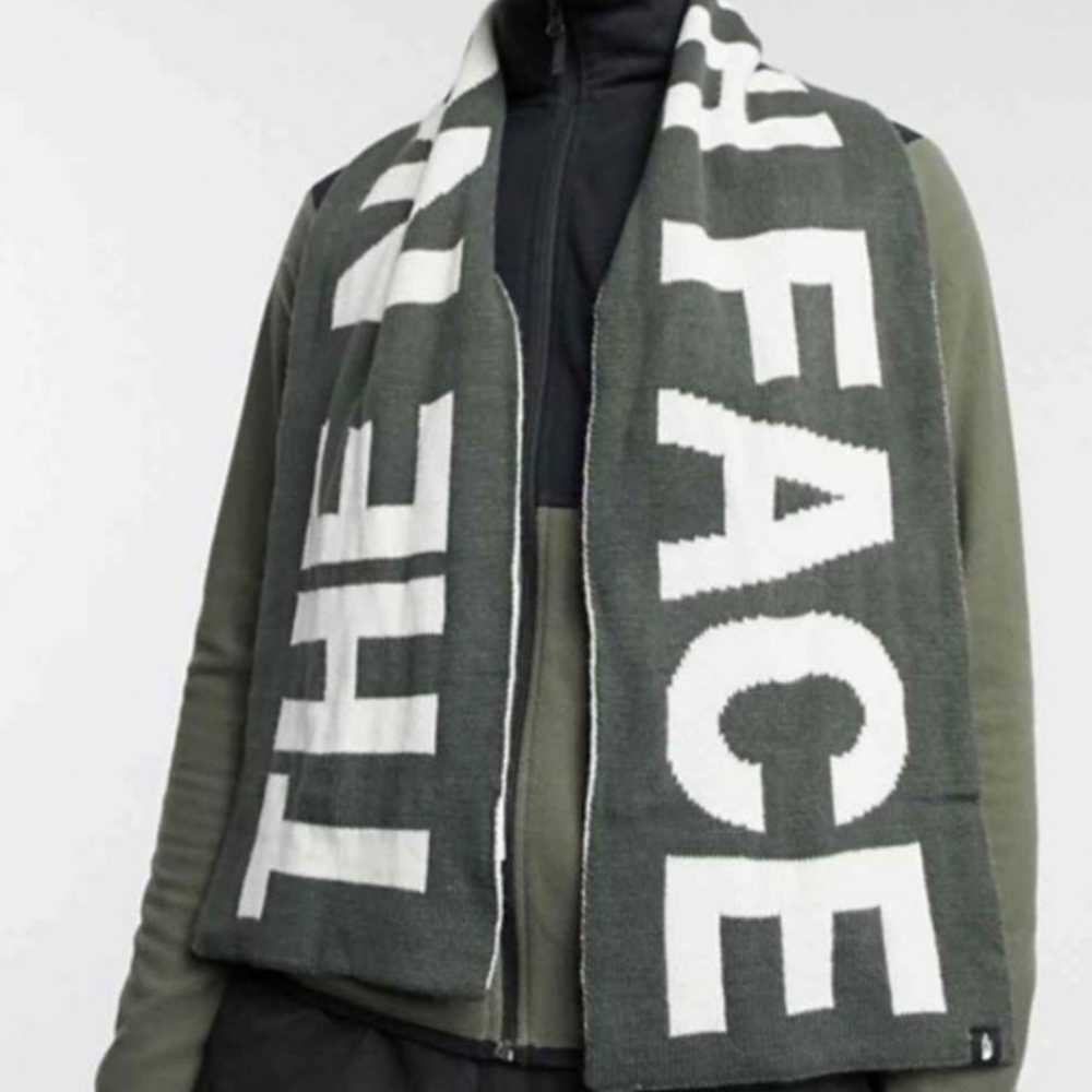 🆕 The North Face Logo Scarf  ( unisex )